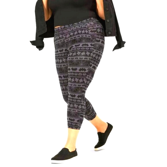❤️NWT VINTAGE TORRID POCKET CROP LEGGING - HALLOWEEN BATS PUMPKIN WEB PLUS SIZE - Picture 3 of 16